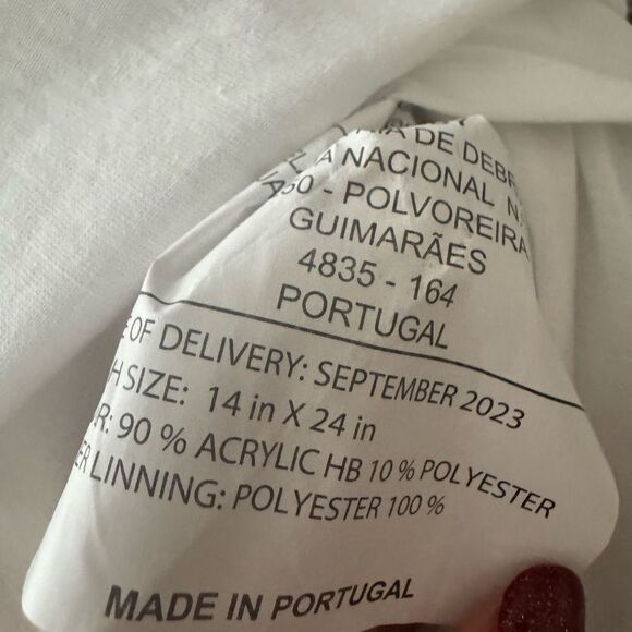 Made in Portugal Knit decorative pillows from Home  Goods set of 2 - Picture 5 of 5